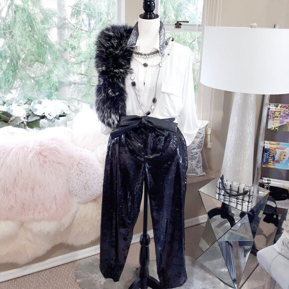 EUC Olsen Europe white blouse with grey sequin embellished collar, XL - Picture 2 of 12